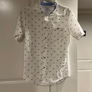 MENS VINEYARD VINES BUTTON UP!!!